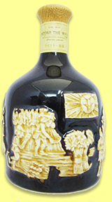 Suntory ‘The Whisky’ (43%, OB, Japan, blend, black porcelain decanter, 76cl, +/-1980?) Suntory ‘The Whisky’ (43%, OB, Japan, blend, black porcelain decanter, 76cl, +/-1980?)